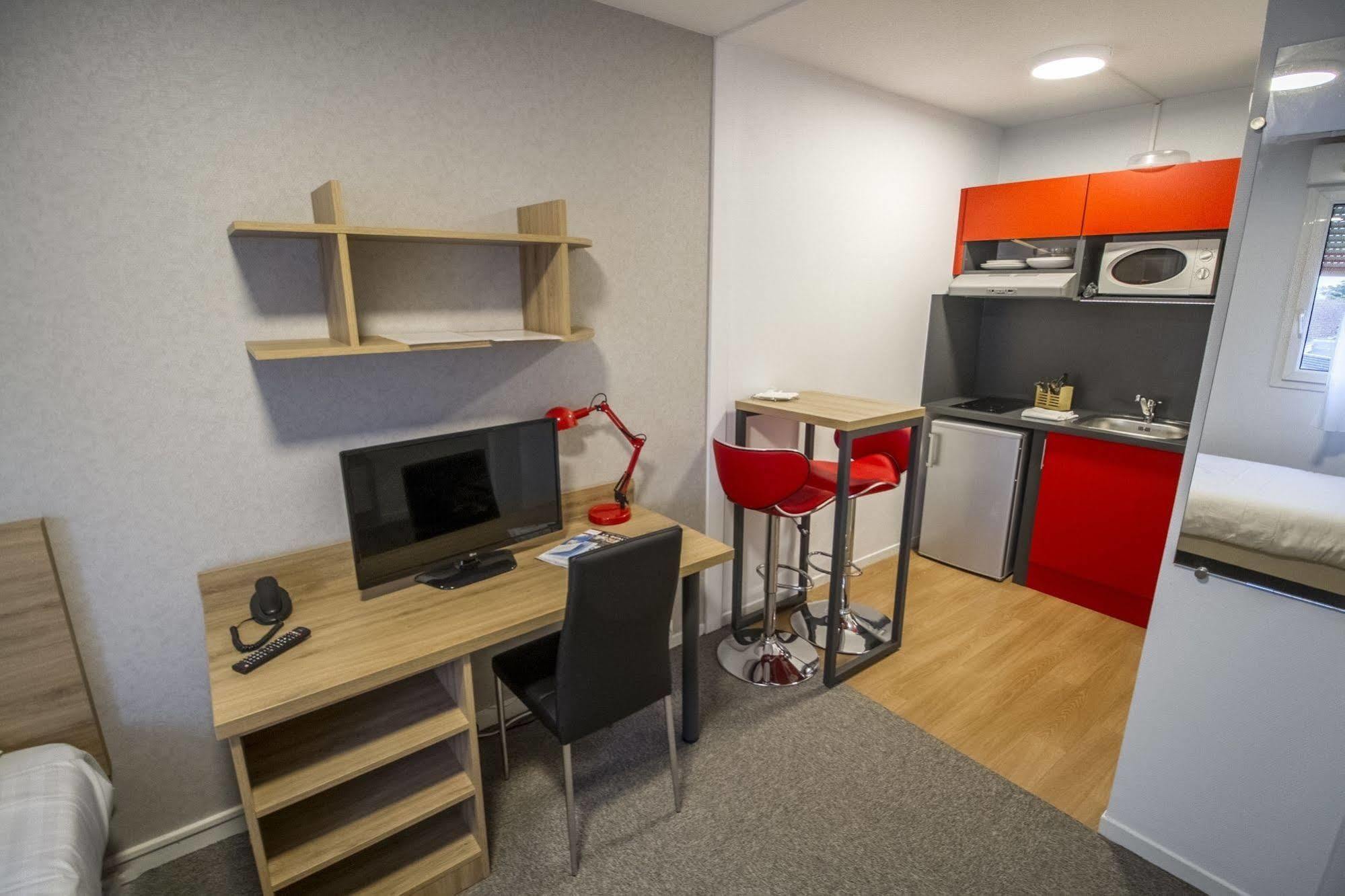 Kosy Appart'Hotel Le Champ De Mars Reims Exterior foto