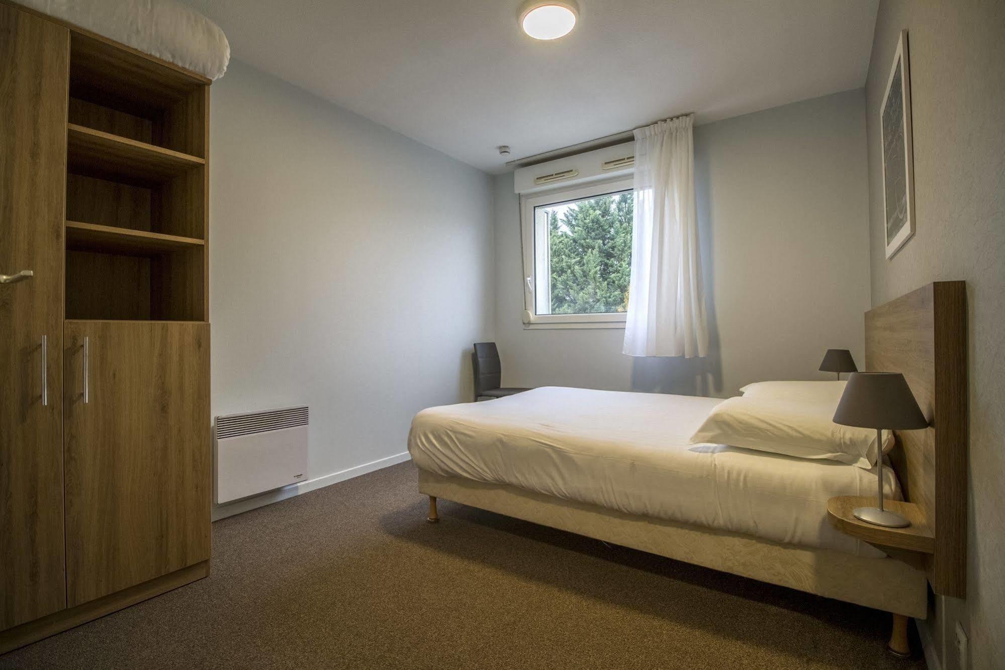 Kosy Appart'Hotel Le Champ De Mars Reims Exterior foto